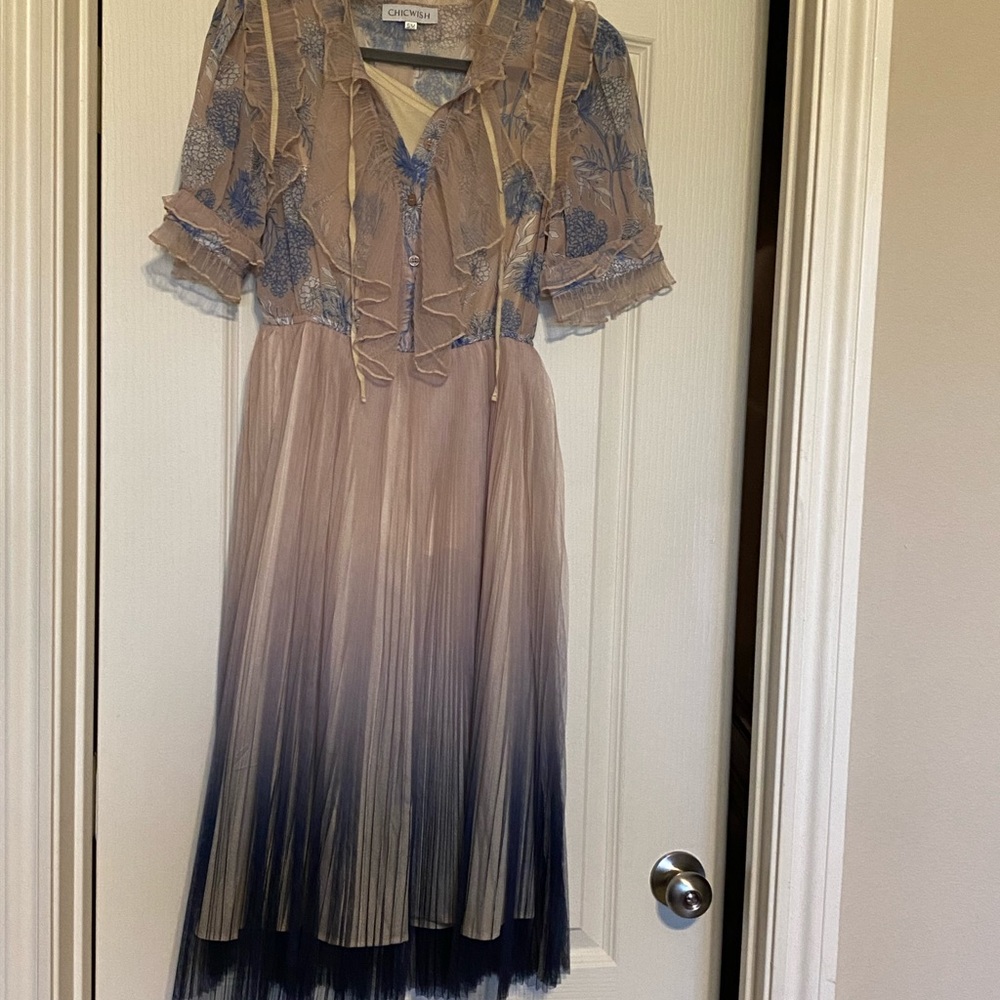 Chicwish dress light pink and blue